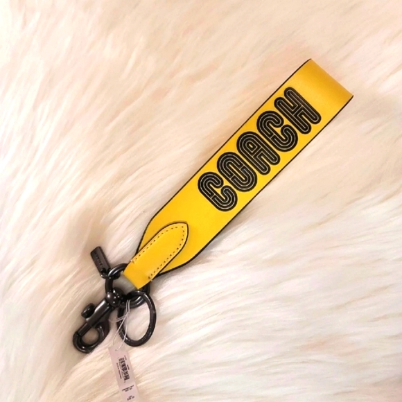 Coach Loop key fob with Coach Patch gunmetal retro yellow - Picture 8 of 12